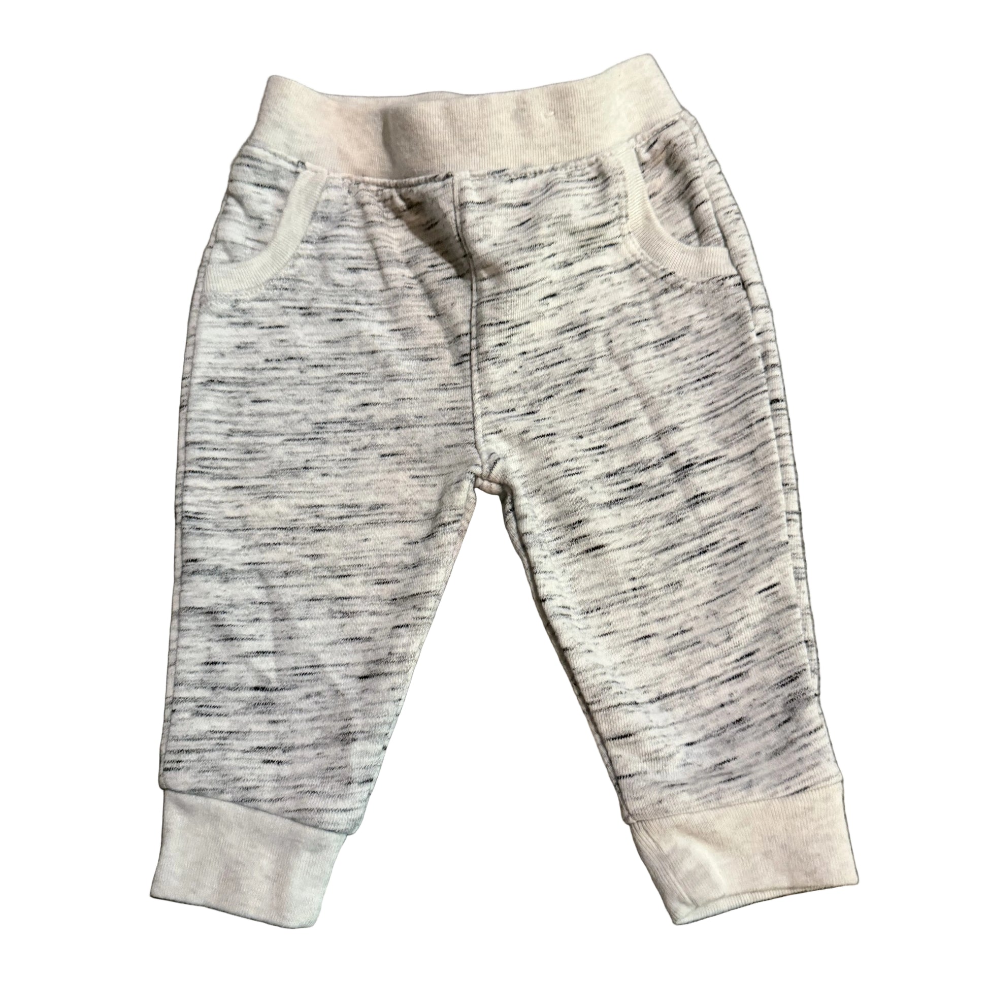 Garanimal Pants / 3-6M in light gray fabric with pockets for infants.