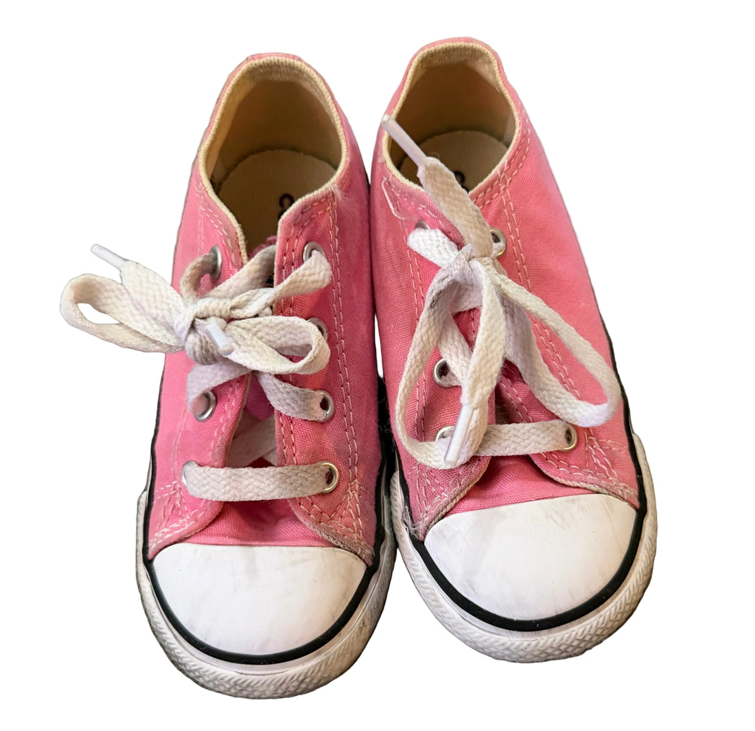 Converse Shoes / 8C in pink, featuring white laces and rubber soles, perfect for stylish casual wear.